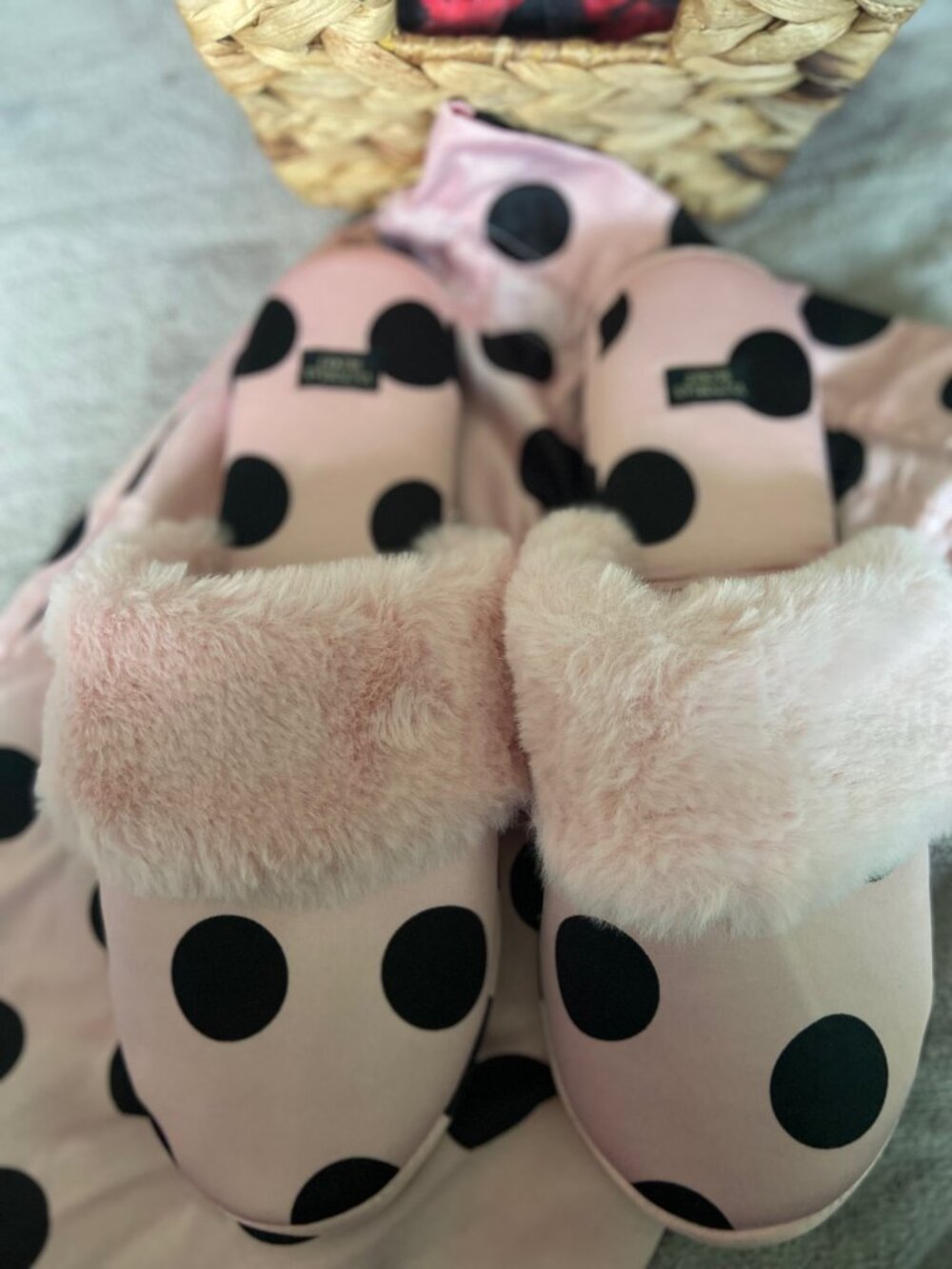 Victoria Secret Slippers - Picture 4 of 5